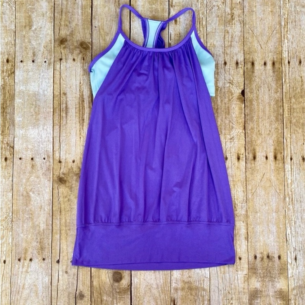 Lululemon 2 in 1 tank. Size 4. (Small).